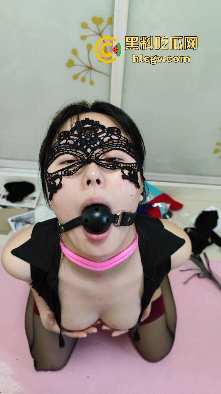 女友被调教成M属性母狗!瓜友投稿称边口交边自慰,两个洞被塞满呻吟不断被玩到泪流满面!