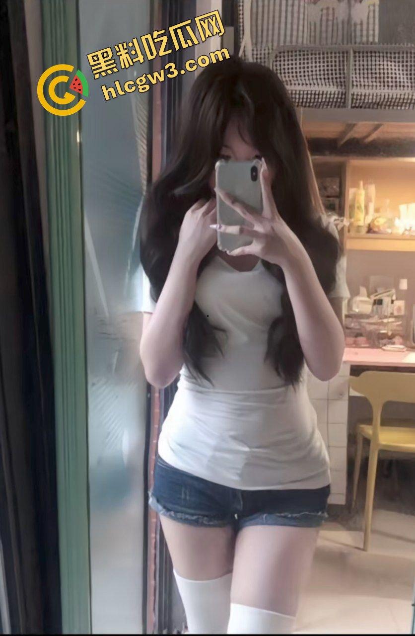 湖南化工职业学院细腰蜜臀肉便器『周铃瑜』多金男友JK制服爆插粉逼 激情四射！独家曝光流出！