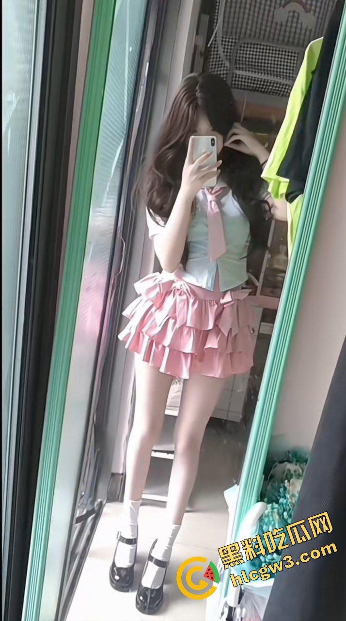 湖南化工职业学院细腰蜜臀肉便器『周铃瑜』多金男友JK制服爆插粉逼 激情四射!独家曝光流出!