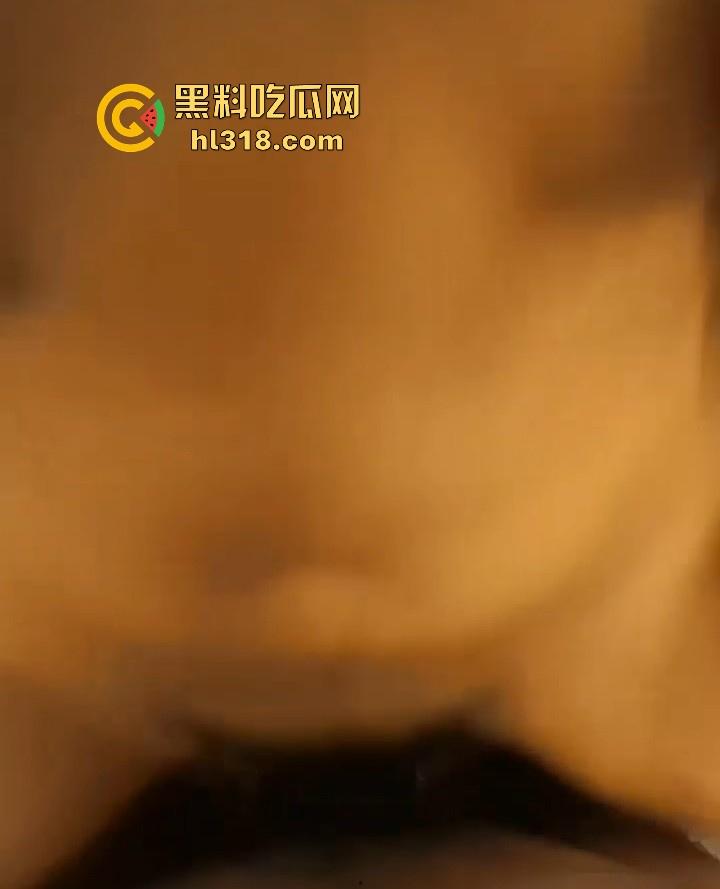 湖南技术职业学院【葵小莹】露脸性爱视频曝光,渴望精液的反差母狗,镜前被火爆后入,口爆吞精!