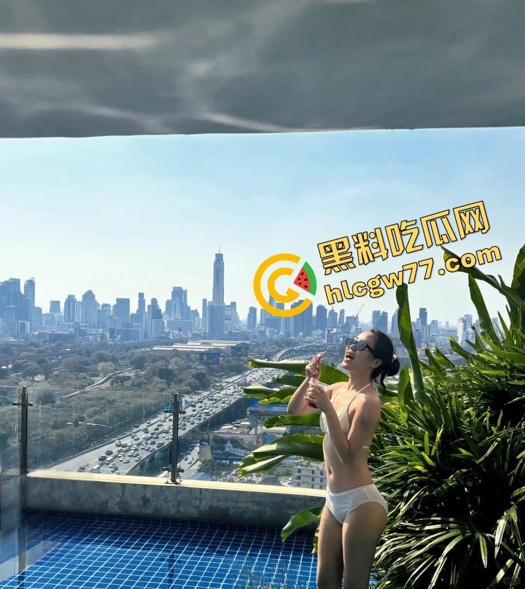 春秋航空空姐『白语』晴潜规则,制服开裆黑丝跪地爆操,骚到跳蛋狂震阴蒂爽到欲仙欲死!