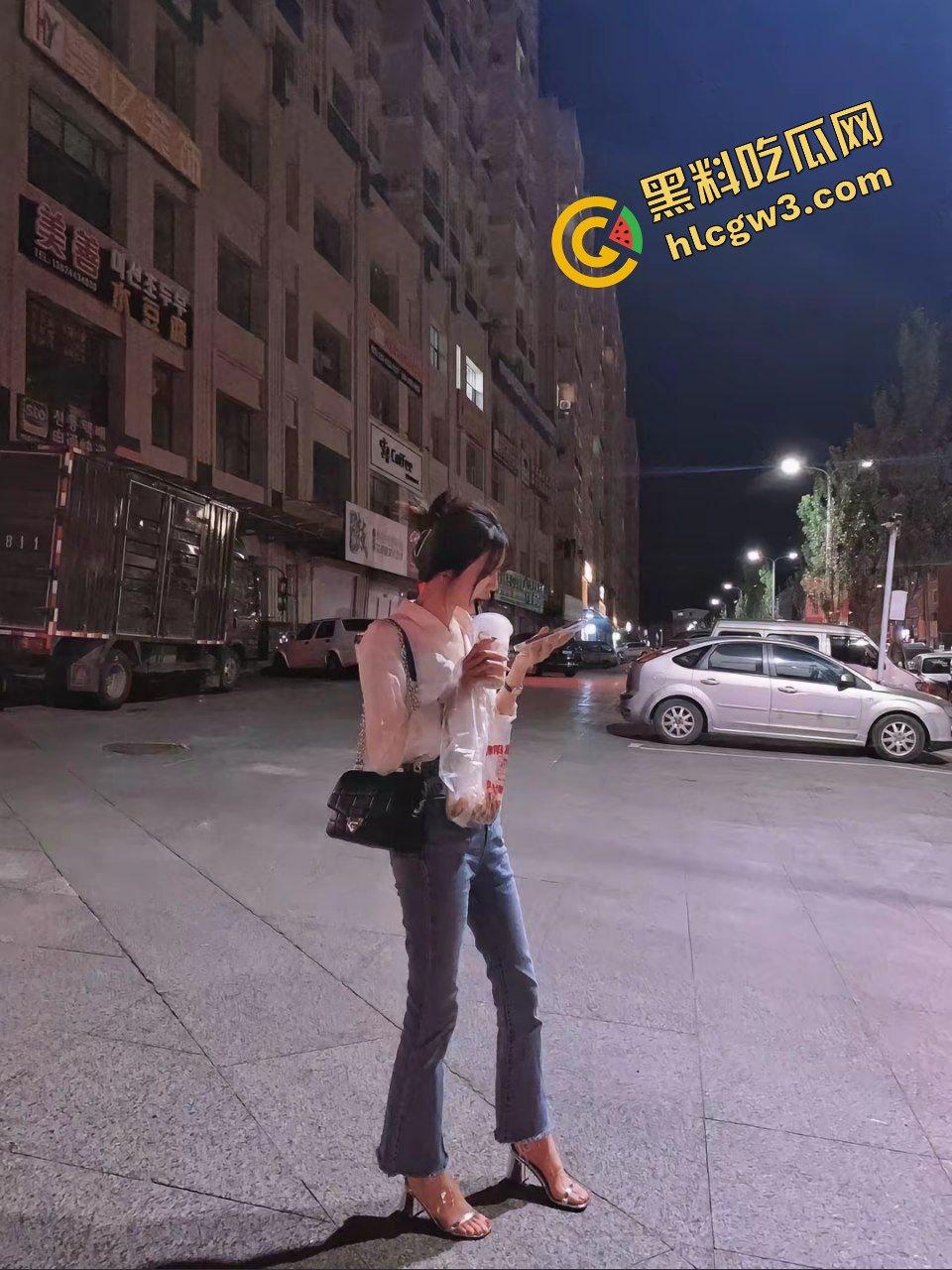 四川现代职业学院反差婊贱逼货『韩爱伊』异地恋周末约炮单男 男友查岗曝光骚逼上位!原创独家流出!