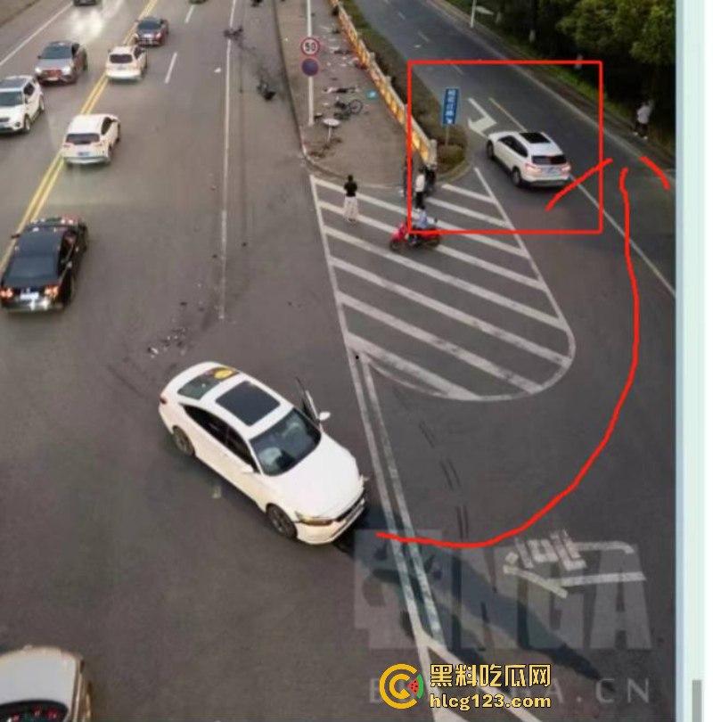 又是女司机!一死一伤 苏州两轿车发生碰撞后撞向一非机动车!惨不忍睹