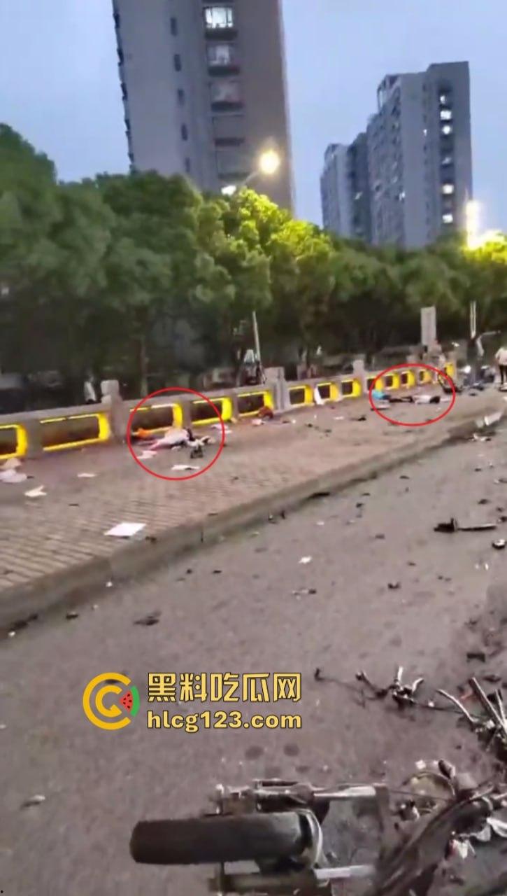 又是女司机!一死一伤 苏州两轿车发生碰撞后撞向一非机动车!惨不忍睹