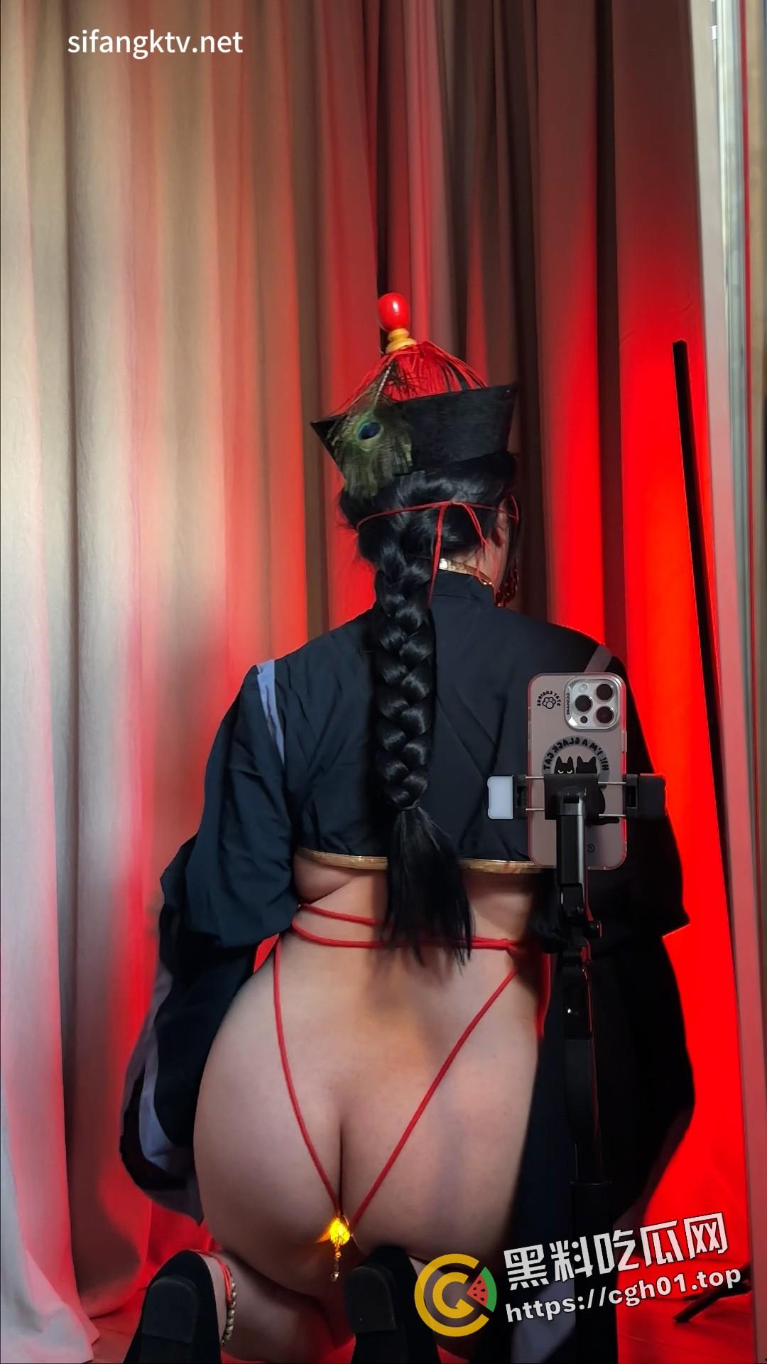 b站【欧翼翼】最新付费流出 微胖巨乳小僵尸 在炮机冲撞下惨叫 肛塞小灯笼晃来晃去