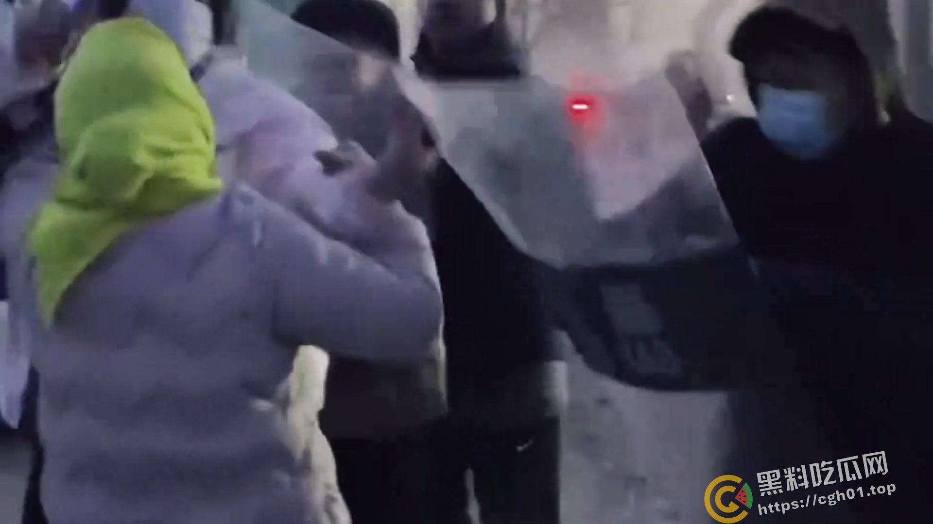 全网封禁!山东济南起步区强拆事件 大批保安殴打软禁村民 报警反而斥责村民闹事 现场视频流出