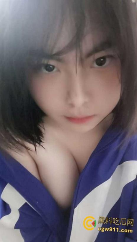 湖南常德清纯学生妹【于淑雅】,独居在家寂寞自慰,D罩杯逆天巨乳口交假阳具,跳蛋自慰骚穴淫水四溢!