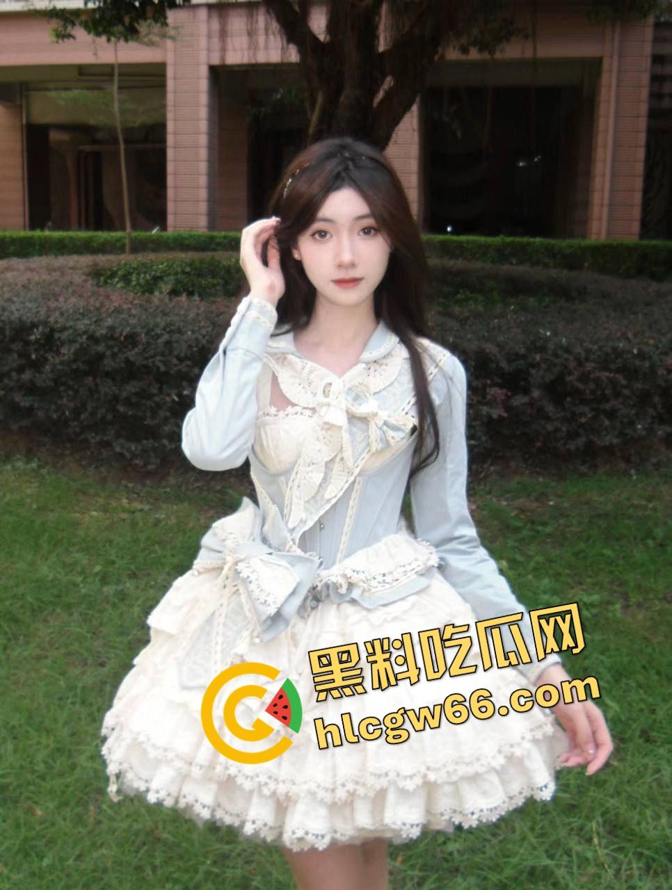 这南宁妹子真他妈骚,自己发穴勾人,约出来在商场卫生间口爆,还问想不想我在马桶上坐着给你舔?