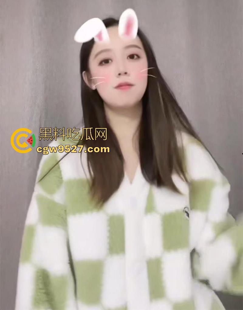 天津医科大学可爱女大【魏丫雅】不雅视频泄漏!清纯萝莉露脸骑乘,小贫乳摇摇晃晃,校园女神秒变反差母狗!