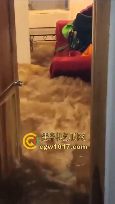 中美洲正遭受严重洪灾!危地马拉、哥斯达黎加和洪都拉斯一直处于这场灾害的中心区域,现在地球环境恶劣天气多变!