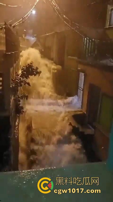 中美洲正遭受严重洪灾!危地马拉、哥斯达黎加和洪都拉斯一直处于这场灾害的中心区域,现在地球环境恶劣天气多变!