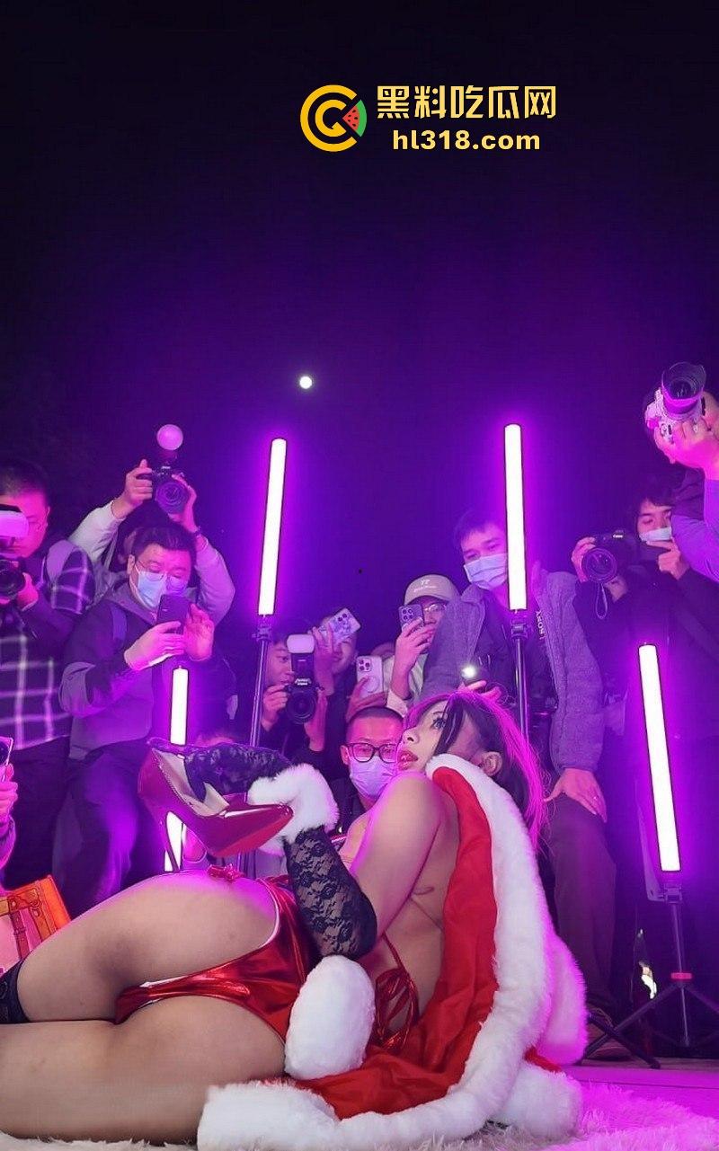 广州萤火虫漫展,高颜值cos女神大胆露臀套装惊艳全场,神级运镜捕捉,每一寸撩人曲线,令人心动不已!