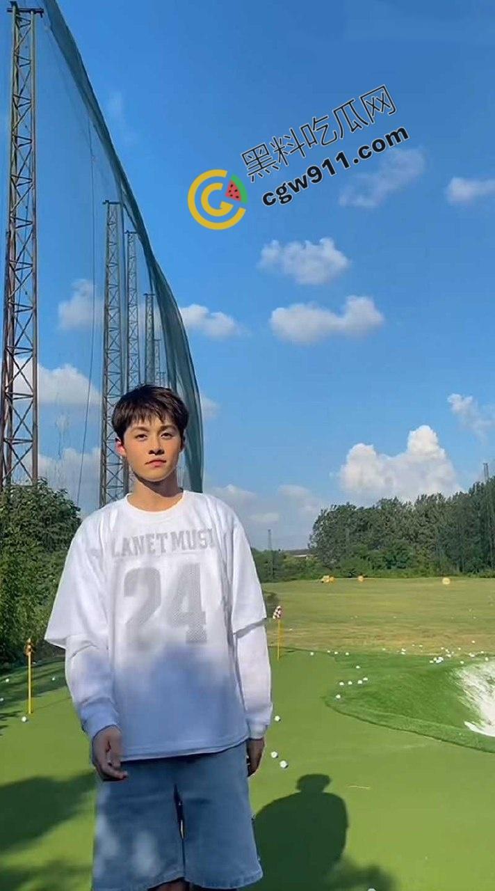 变形记富二代男主【黄润秋】淫乱私生活被女友【孟可佳】曝光!恋爱期间出轨酒吧当众接吻,性爱视频传遍全网!