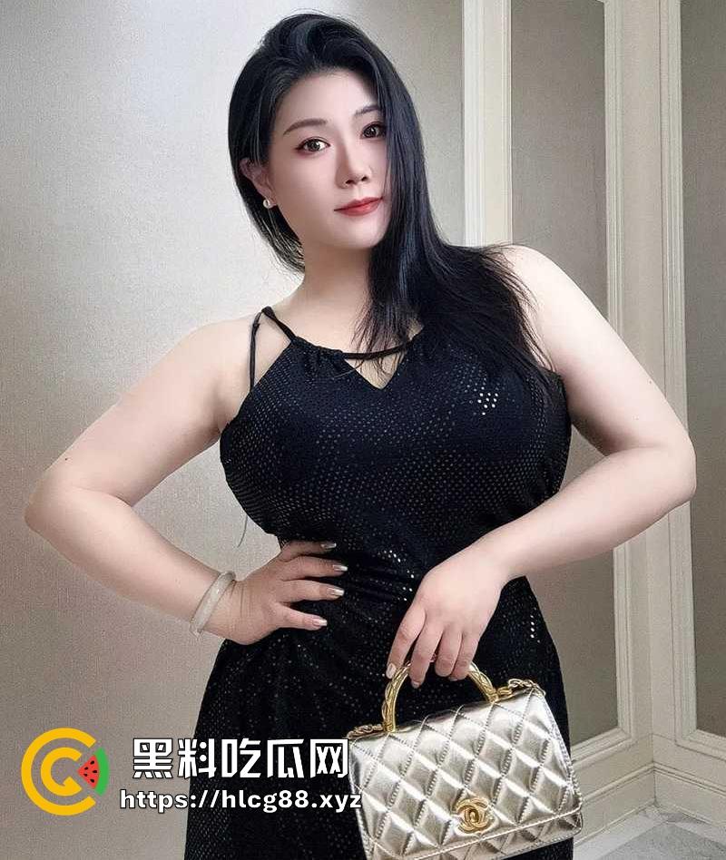 金鸡独立荡秋千 教练我想学这个 女的看样子要激动坏了 待会肯定要大战!