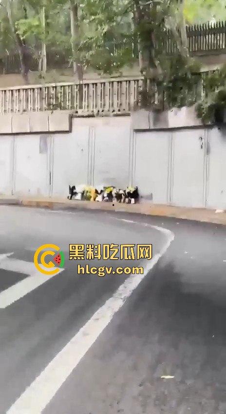 北四环惊现悲剧!奔驰疑似斗气车酿祸,街拍摄影师拐角拍照惨遭撞死!