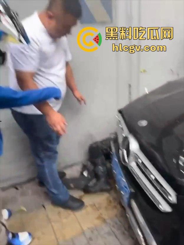 北四环惊现悲剧!奔驰疑似斗气车酿祸,街拍摄影师拐角拍照惨遭撞死!