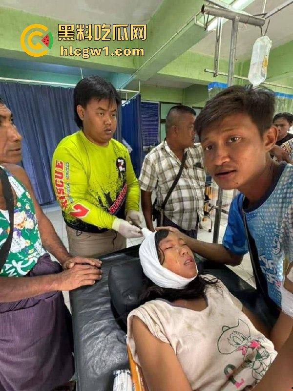 妙瓦底一女孩头部被刀插入!竹片墙掉刀酿惨剧,紧急送往泰国湄索医院!