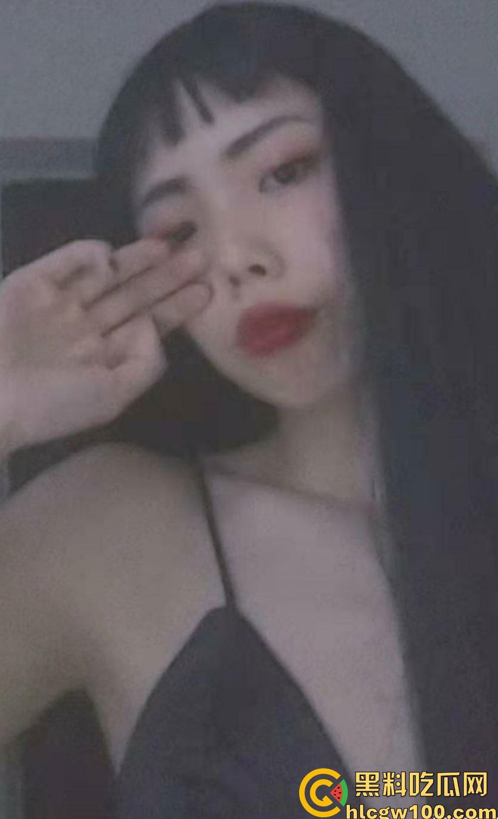 天津老婆闺蜜【李静】变情人,床上骚浪成精,自慰求操高潮两次,嫌老公小鸡巴不够,回家还让舔被操过的骚穴!