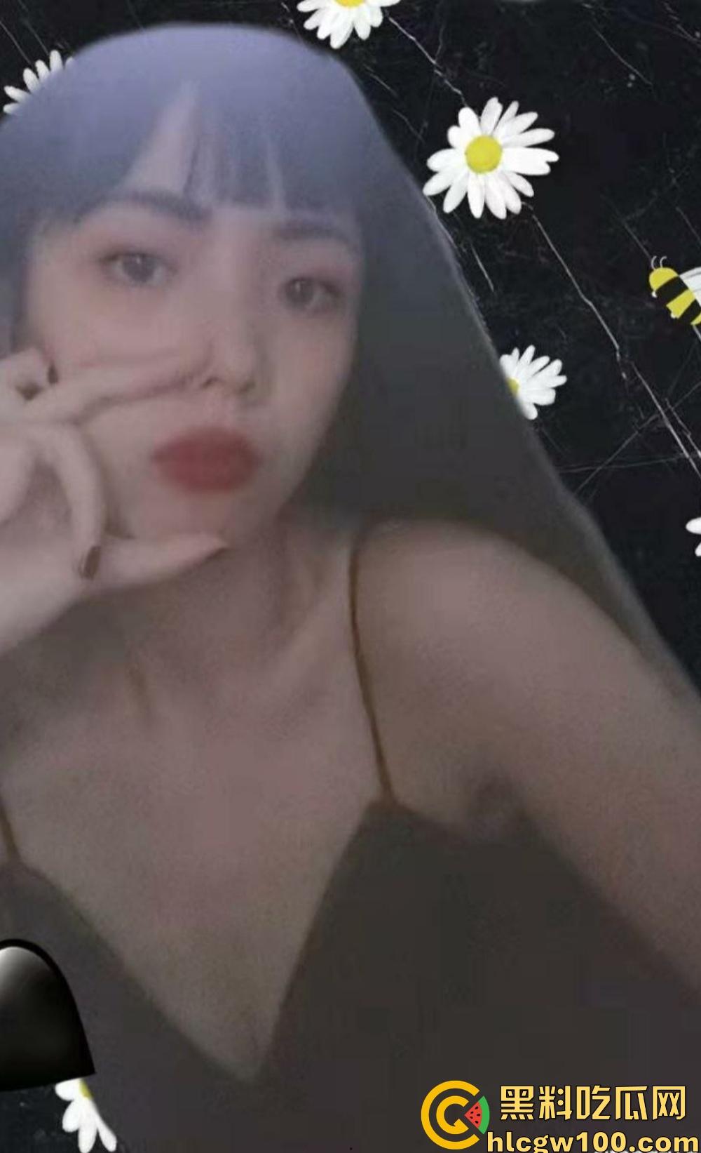 天津老婆闺蜜【李静】变情人,床上骚浪成精,自慰求操高潮两次,嫌老公小鸡巴不够,回家还让舔被操过的骚穴!