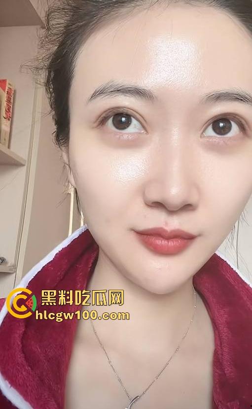 抖音美艳少妇【向子】露脸私密视频泄露,骚气动作极致勾引让人看傻眼!