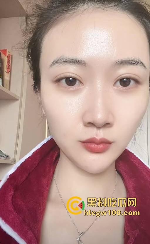 抖音美艳少妇【向子】露脸私密视频泄露,骚气动作极致勾引让人看傻眼!