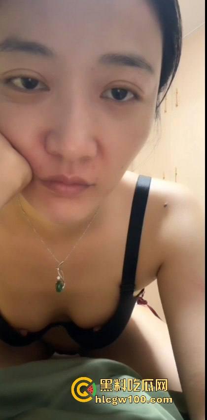 抖音美艳少妇【向子】露脸私密视频泄露,骚气动作极致勾引让人看傻眼!