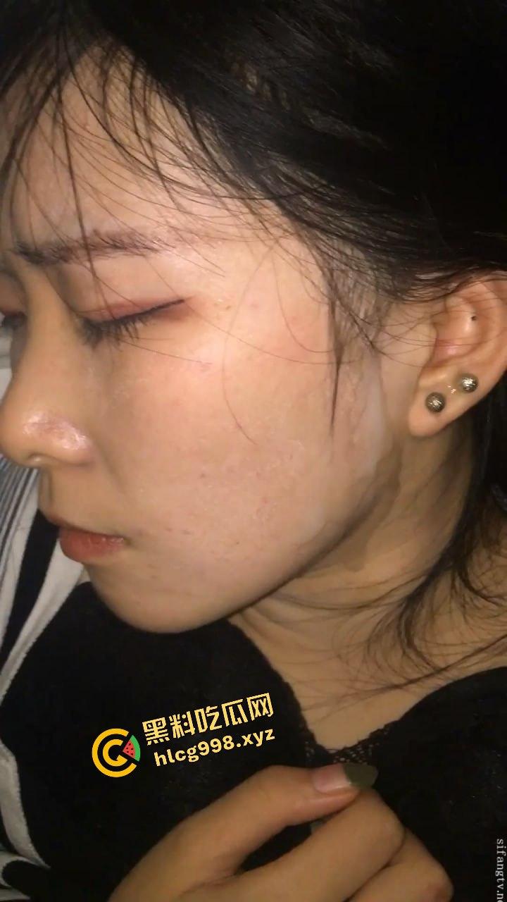 假装看房实则钓鱼！重庆女销售『梁琳琳』被灌醉迷干，瓜友颜射满脸，套路玩得真骚！