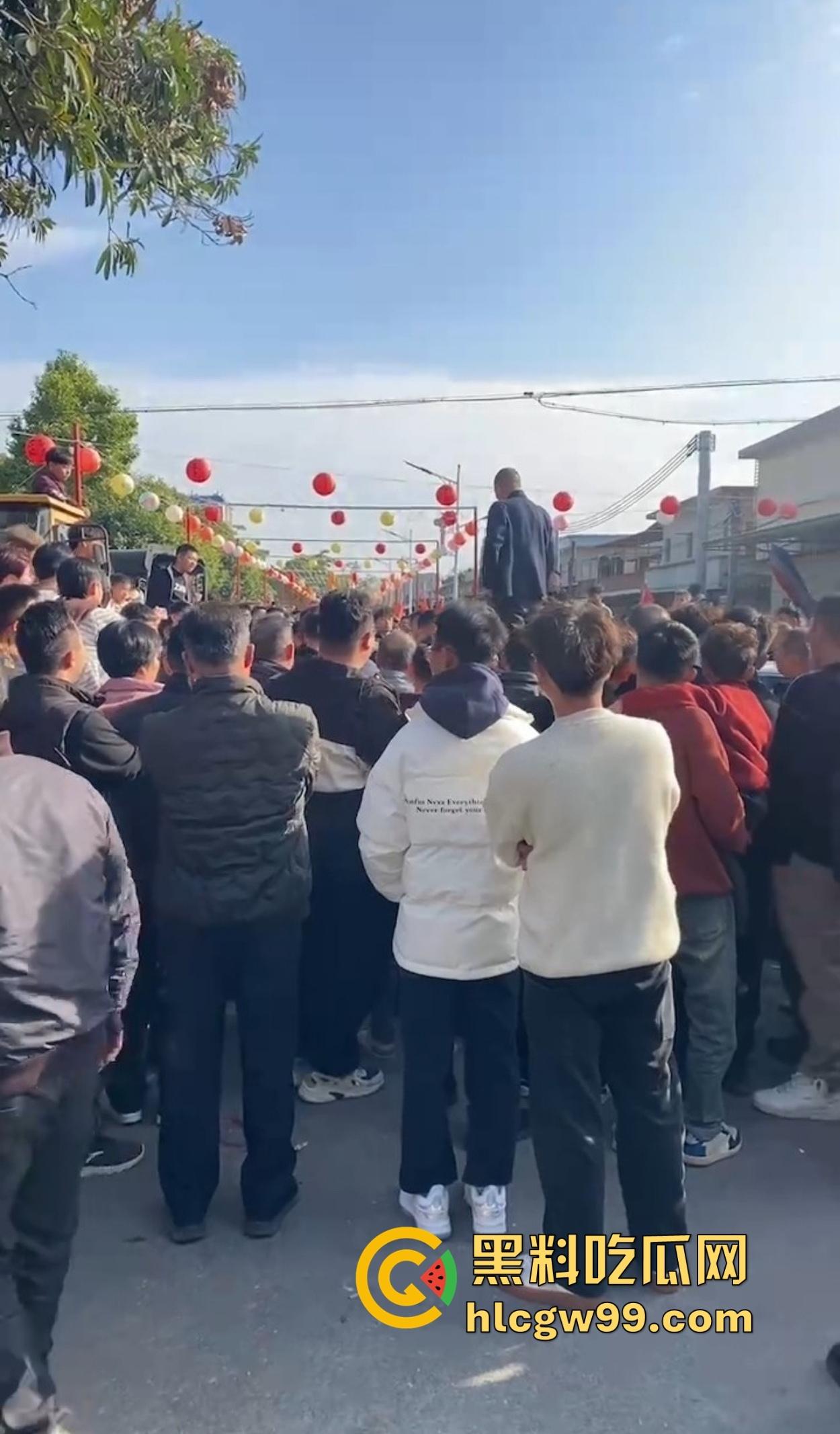 潮汕男子飙车狂言车300万撞死人保险赔,结果被英歌队打到脑震荡,现在出院嚷嚷黑势力又被围了!