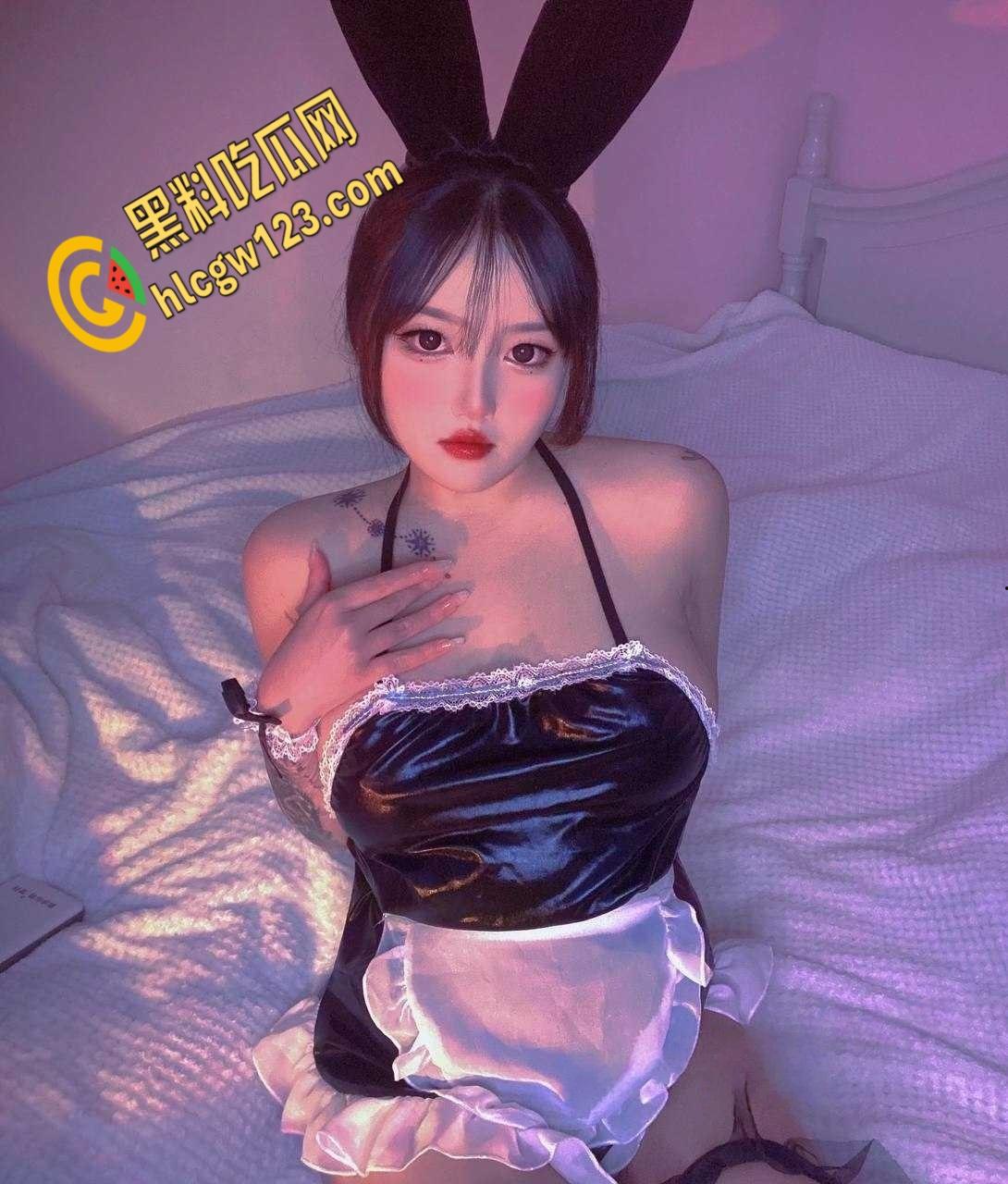 性感免女郎在线发骚，微胖天花板极品馒头逼，分手后被渣男无情曝光 !