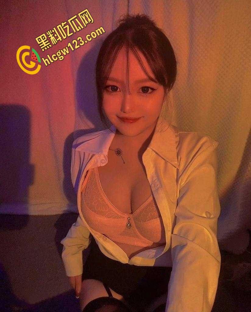 性感免女郎在线发骚,微胖天花板极品馒头逼,分手后被渣男无情曝光 !