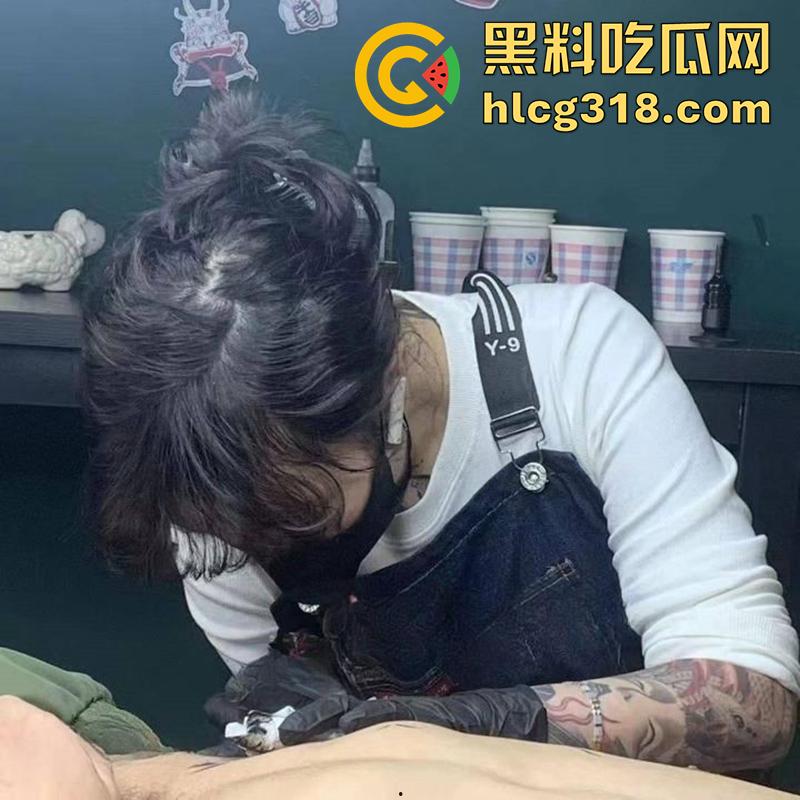 抖音符文战士【lee李李】,大奶纹身店老板娘,性感身材私下骚没边,性爱自拍视频流出!