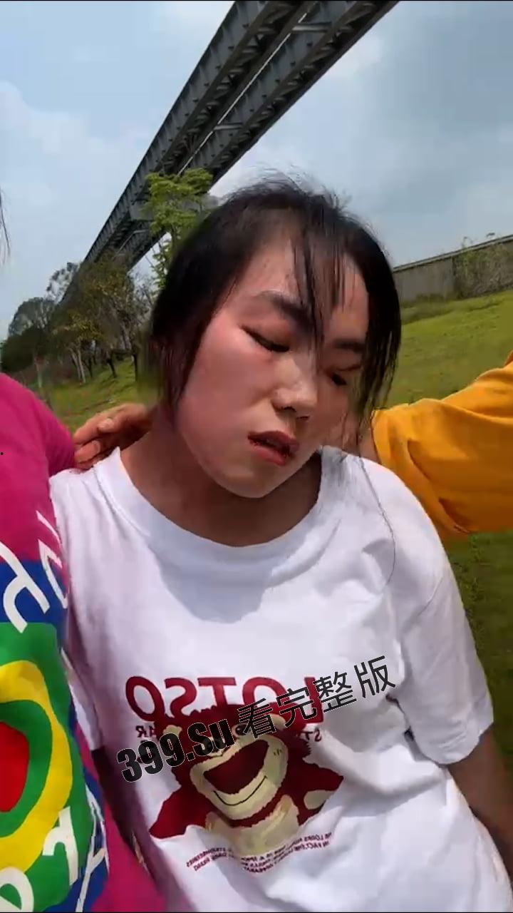 长沙明星幼儿园 老师姜灵 在家长新房鬼混出轨学生爸爸 被女主抓住游街示众 丈夫前来跪地求情认错