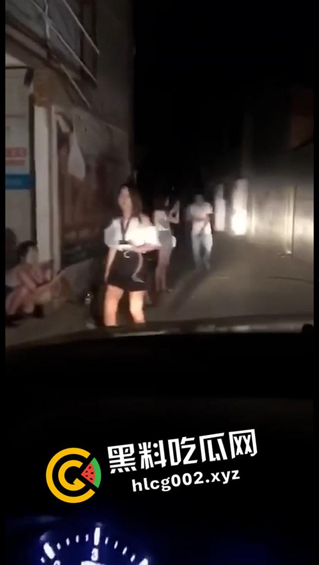 英雄出没小巷里 足浴店里见佳人!孤勇者扫街探店合集 师傅别找了 就这个吧