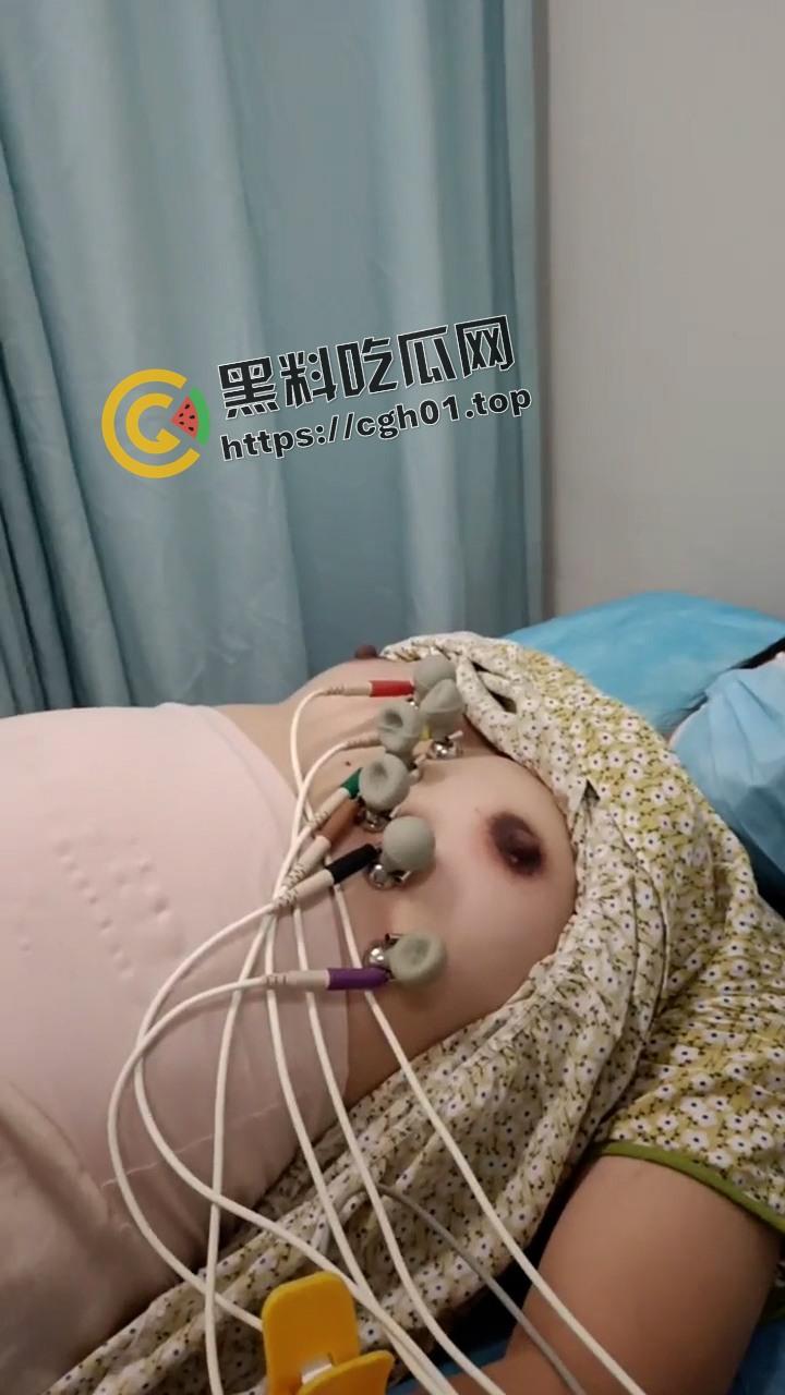 三甲医院妇科医生流出!几十位风骚少妇的心电图检测现场 美乳一览无余 妇科医生这么爽嘛