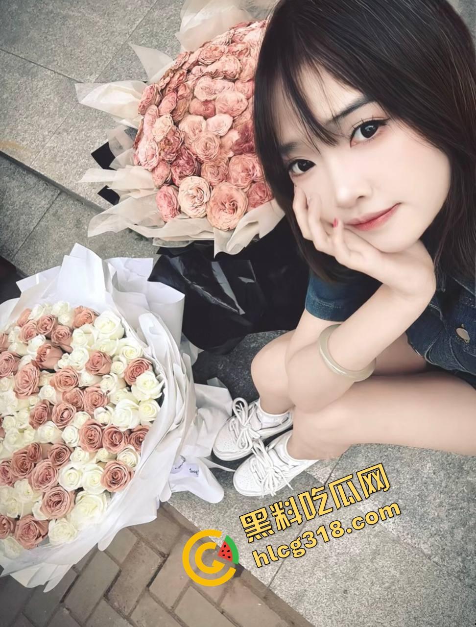 嫂子真是极品小母狗,活儿太野逼太紧,让人一操上瘾根本拔不出来,怪不得大哥天天吃生蚝韭菜!