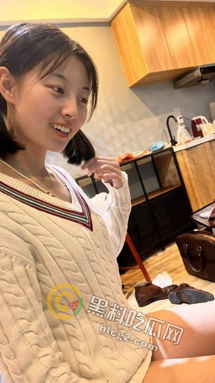 山东师范校花「李若薇」被包养内幕:3P肛交视频泄露,姿势花样多到让人惊呆!